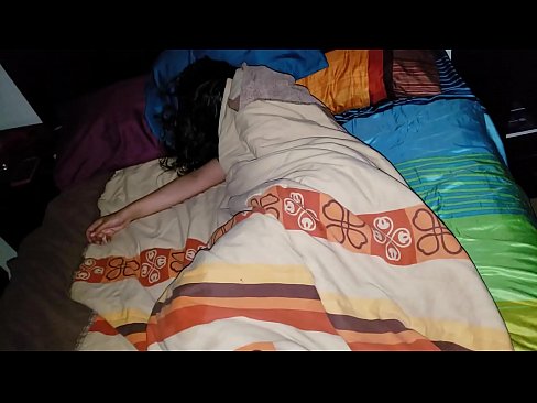 ❤️ Stiefson beréiert seng jonk Stéifmamm wärend hatt schléift. ️ Anal Video op lb.tubesexer-com.ru ❌❤